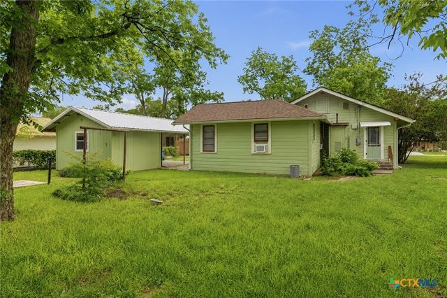 808 E Krezdorn Street, Seguin, TX 78155