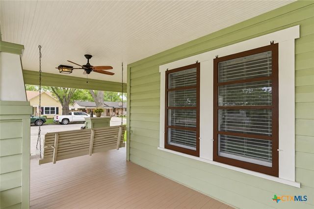 808 E Krezdorn Street, Seguin, TX 78155