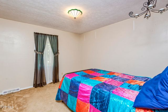 137 Maxwell Drive, Bristol, TN 37620