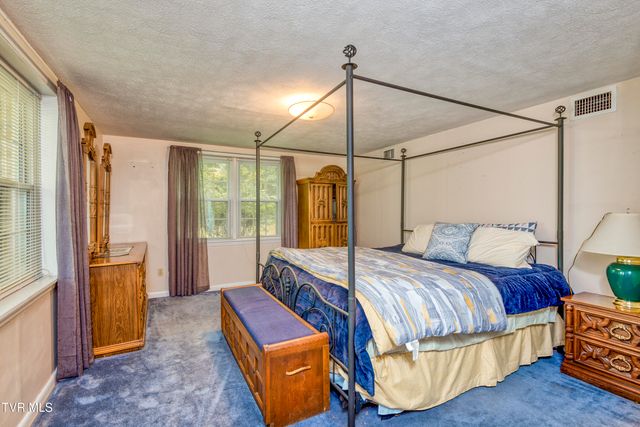 137 Maxwell Drive, Bristol, TN 37620