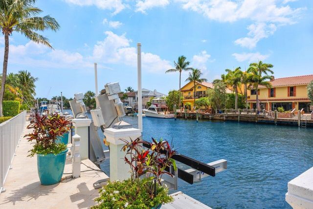 960 Dogwood Drive, Delray Beach, FL 33483
