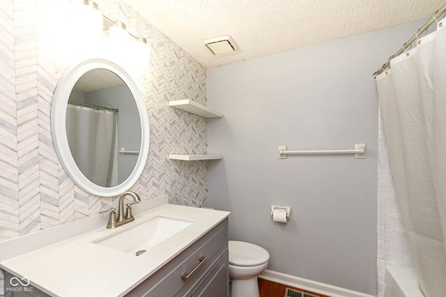 8031 Creed Court, Indianapolis, IN 46268