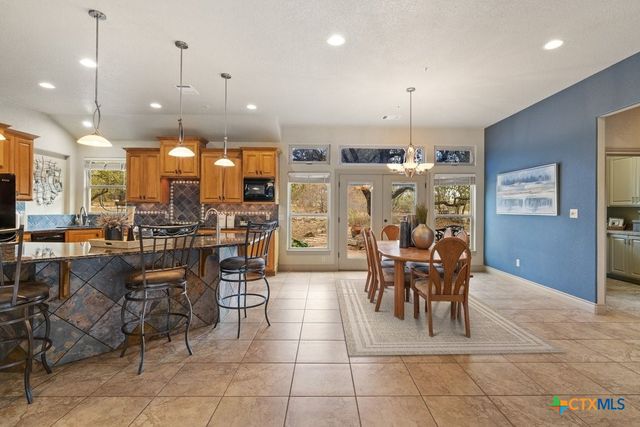 232 Crooked Oak Lane, Round Mountain, TX 78663