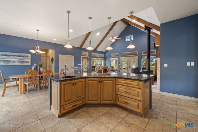 232 Crooked Oak Lane, Round Mountain, TX 78663