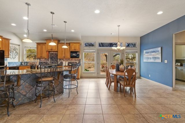 232 Crooked Oak Lane, Round Mountain, TX 78663