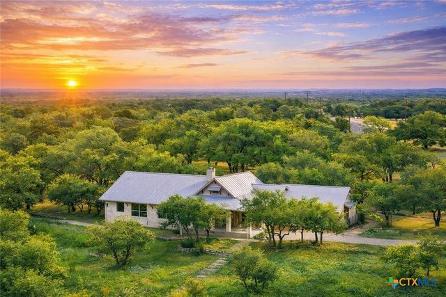 232 Crooked Oak Lane, Round Mountain, TX 78663