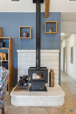 232 Crooked Oak Lane, Round Mountain, TX 78663