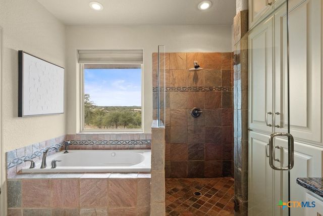 232 Crooked Oak Lane, Round Mountain, TX 78663