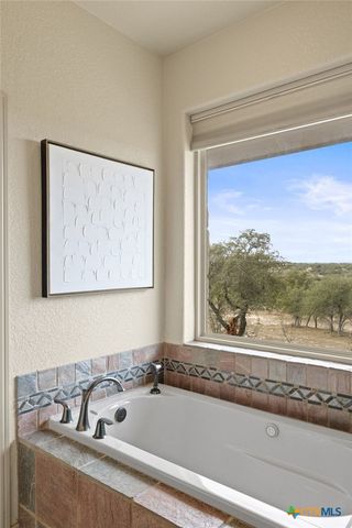 232 Crooked Oak Lane, Round Mountain, TX 78663