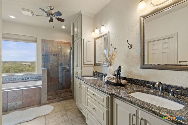 232 Crooked Oak Lane, Round Mountain, TX 78663