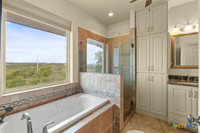 232 Crooked Oak Lane, Round Mountain, TX 78663