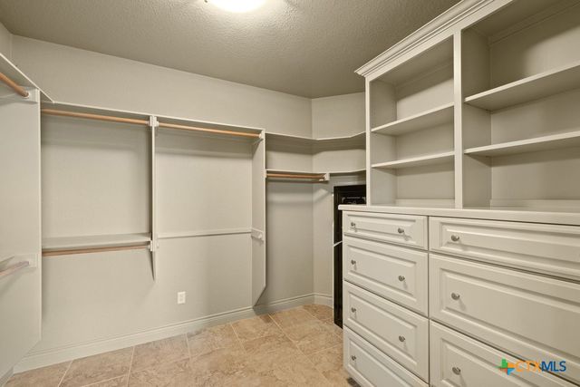 232 Crooked Oak Lane, Round Mountain, TX 78663