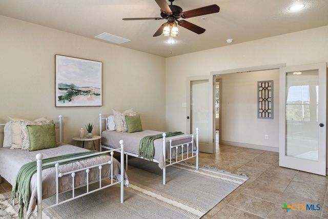 232 Crooked Oak Lane, Round Mountain, TX 78663