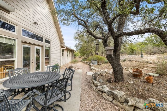 232 Crooked Oak Lane, Round Mountain, TX 78663