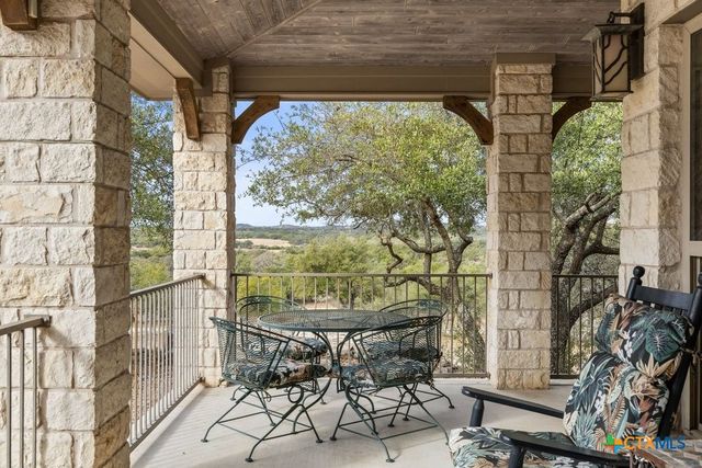 232 Crooked Oak Lane, Round Mountain, TX 78663