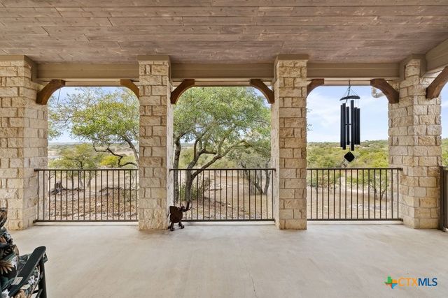 232 Crooked Oak Lane, Round Mountain, TX 78663