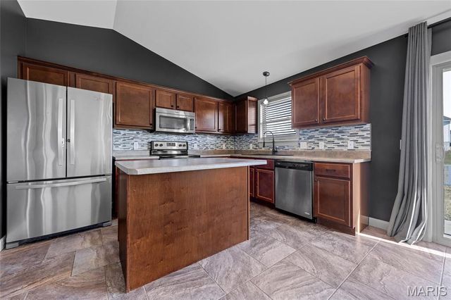 90 Brookshire Creek Drive, Wentzville, MO 63385