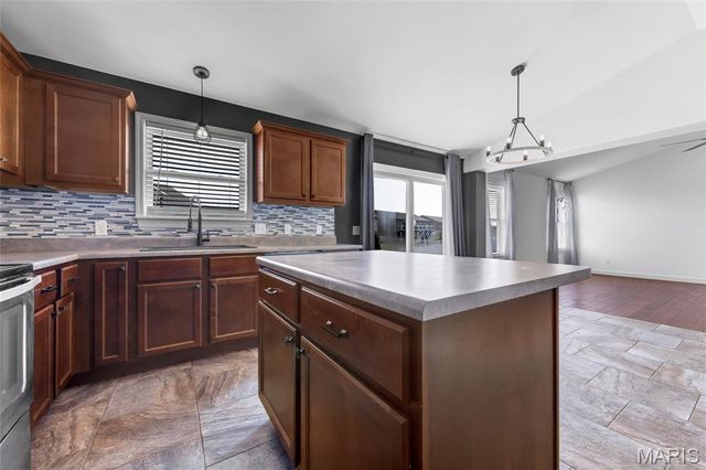 90 Brookshire Creek Drive, Wentzville, MO 63385