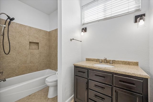 1715 Gingerleaf Lane, Houston, TX 77055