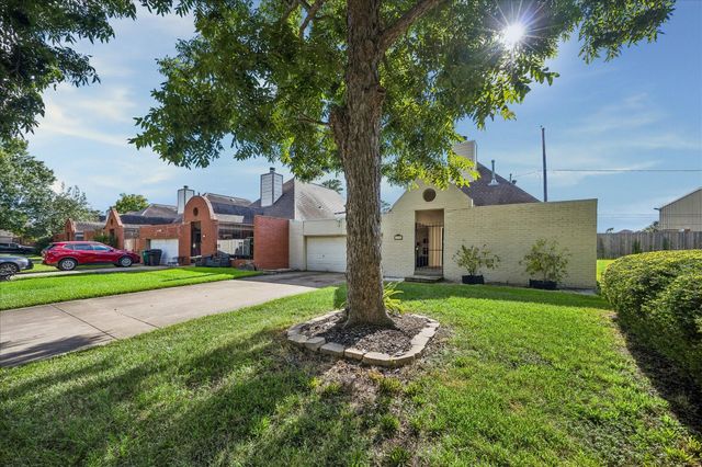 1715 Gingerleaf Lane, Houston, TX 77055