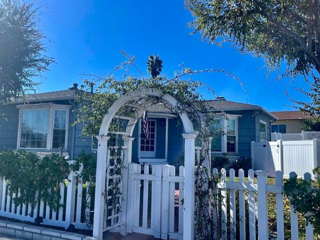 4894 Garfield St, La Mesa, CA 91941