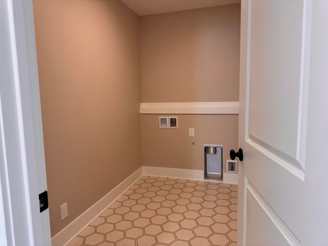 8288 Eagle Peak Drive, Jenison, MI 49428