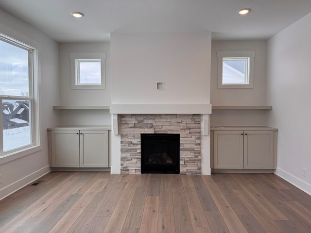 8288 Eagle Peak Drive, Jenison, MI 49428