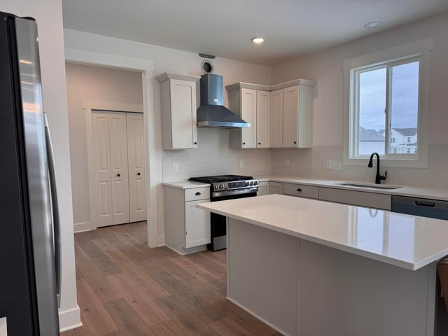 8288 Eagle Peak Drive, Jenison, MI 49428