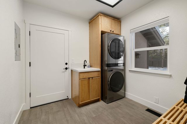 13420 Northwoods Boulevard, Truckee, CA 96161