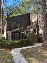 10462 BIGTREE Circle E, Jacksonville, FL 32257