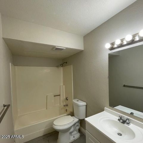 6617 W Ocotillo Road 101, Glendale, AZ 85301