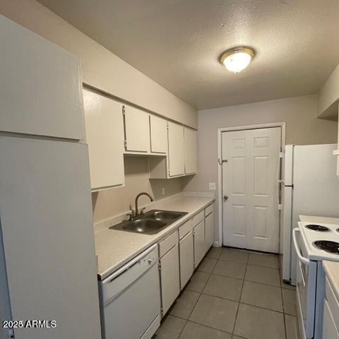 6617 W Ocotillo Road 101, Glendale, AZ 85301