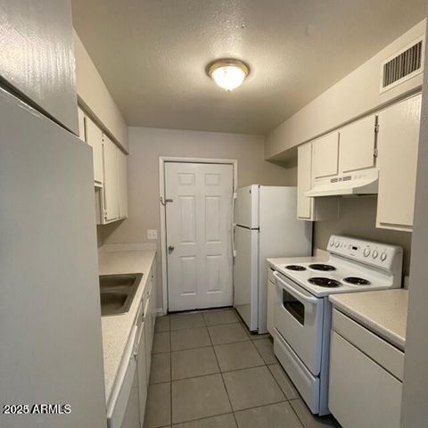 6617 W Ocotillo Road 101, Glendale, AZ 85301