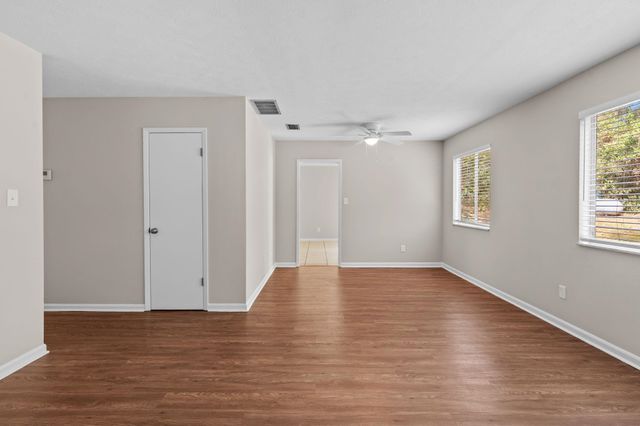 2107 Old Baindridge Road, Tallahassee, FL 32303