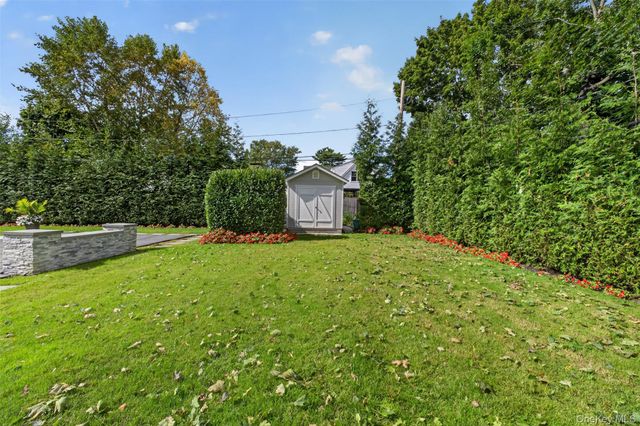 116 Valley Avenue, Locust Valley, NY 11560