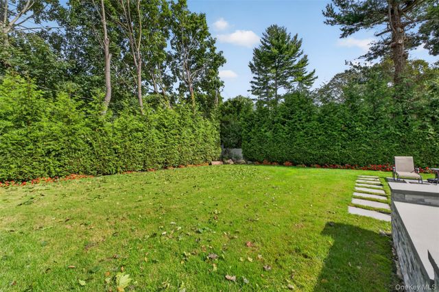 116 Valley Avenue, Locust Valley, NY 11560