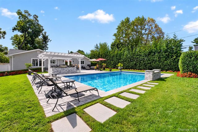 116 Valley Avenue, Locust Valley, NY 11560