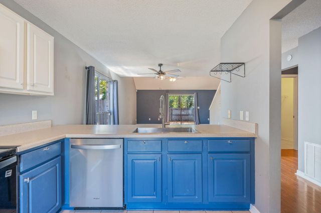 433 Forest Glen Place, Mary Esther, FL 32569