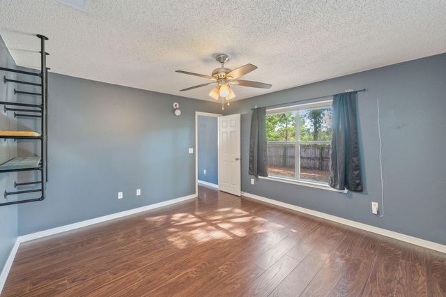 433 Forest Glen Place, Mary Esther, FL 32569