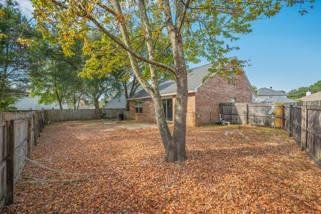 433 Forest Glen Place, Mary Esther, FL 32569