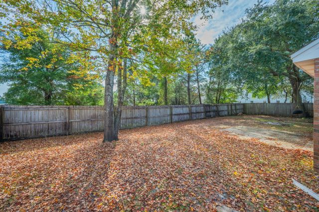 433 Forest Glen Place, Mary Esther, FL 32569