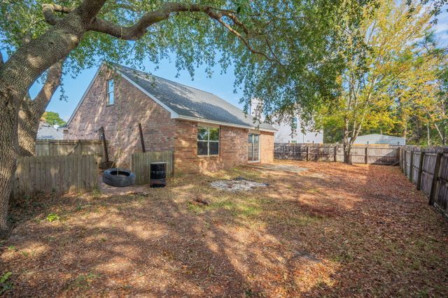 433 Forest Glen Place, Mary Esther, FL 32569