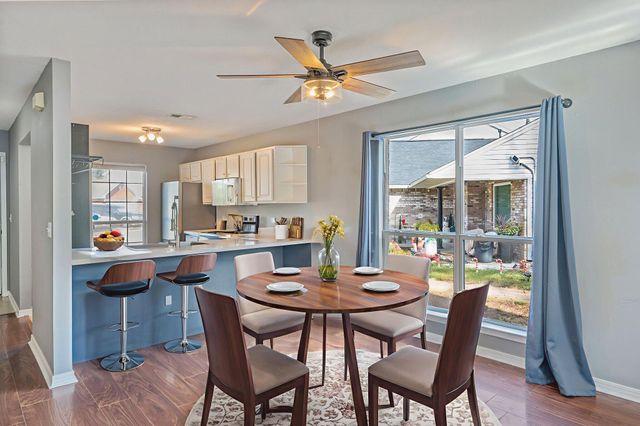 433 Forest Glen Place, Mary Esther, FL 32569