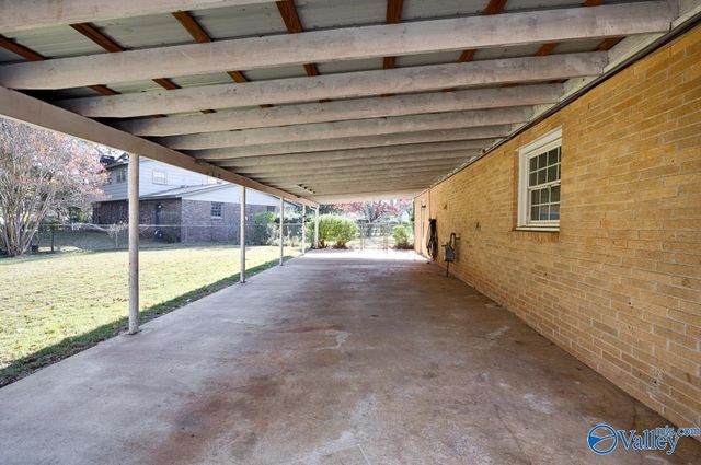 500 Forrest Park Court NW, Huntsville, AL 35806