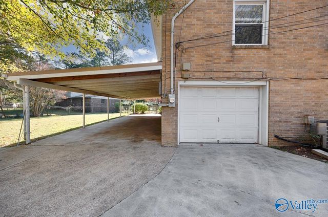 500 Forrest Park Court NW, Huntsville, AL 35806