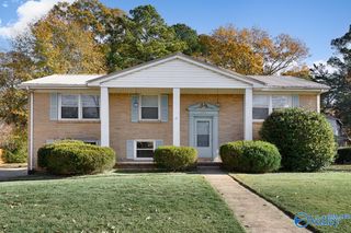 500 Forrest Park Court NW, Huntsville, AL 35806