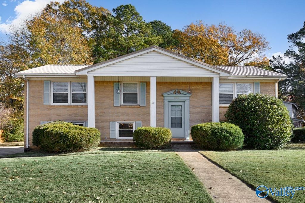 500 Forrest Park Court NW, Huntsville, AL 35806
