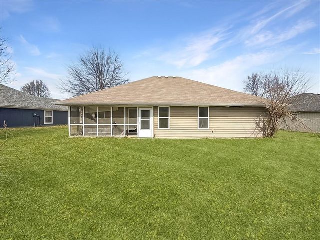 441 SW Laura Lane, Grain Valley, MO 64029