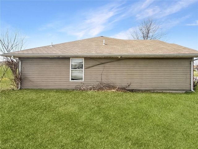 441 SW Laura Lane, Grain Valley, MO 64029