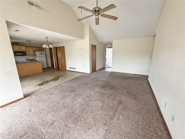 441 SW Laura Lane, Grain Valley, MO 64029
